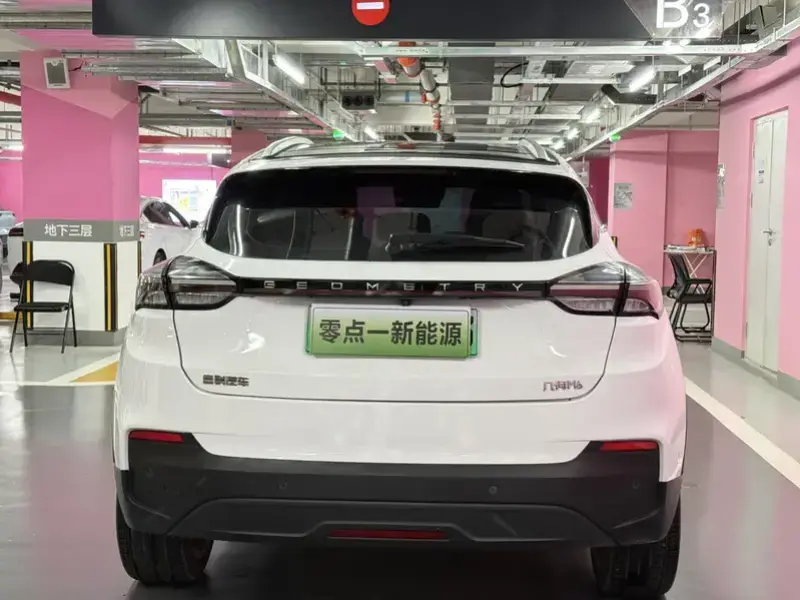 2022 Geely Geometry M6 с пробегом 63 000 км