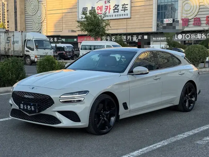 2024 Genesis G70 с пробегом 10 000 км
