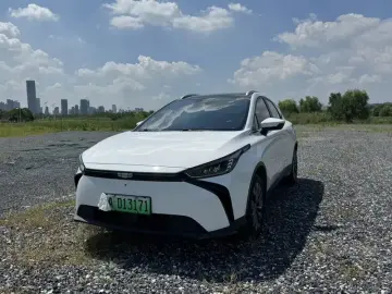 Geely Geometry M6