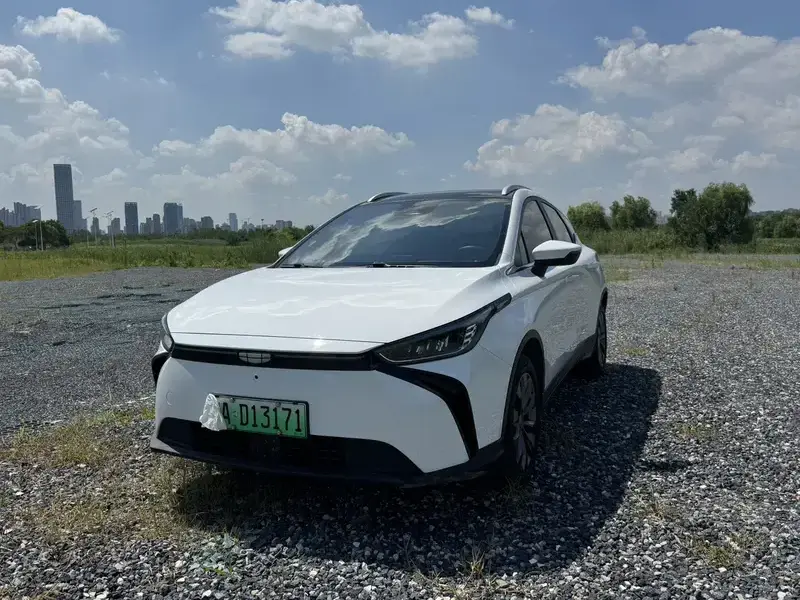 2022 Geely Geometry M6 с пробегом 45 000 км