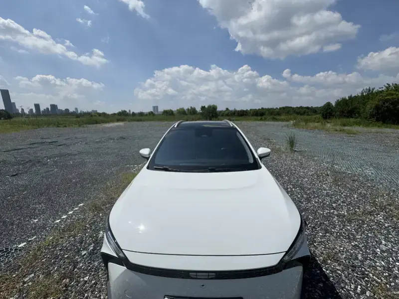 2022 Geely Geometry M6 с пробегом 45 000 км