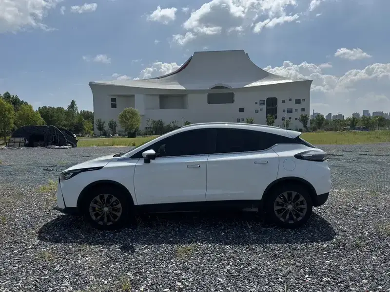 2022 Geely Geometry M6 с пробегом 45 000 км