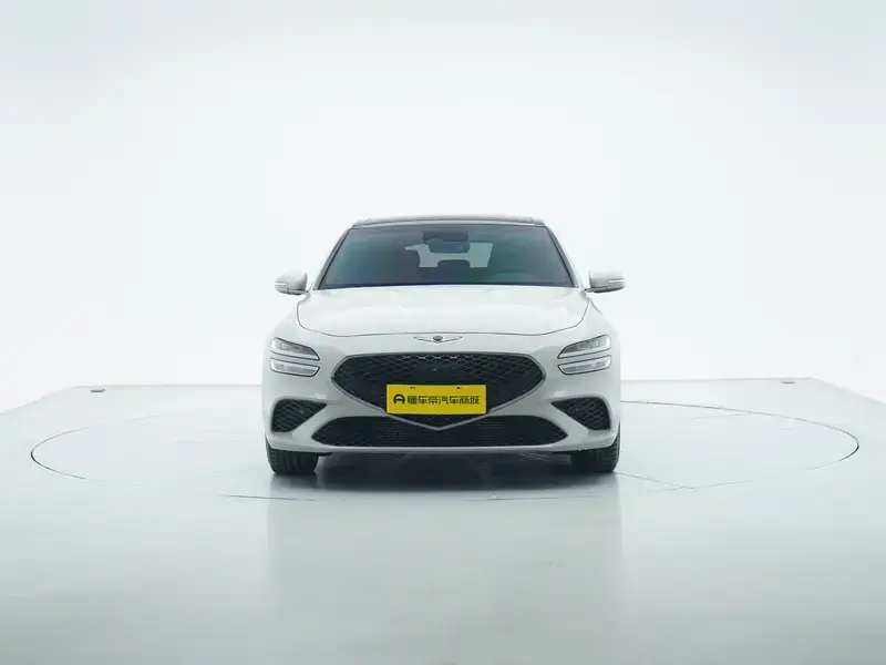 2024 Genesis G70 с пробегом 5 900 км