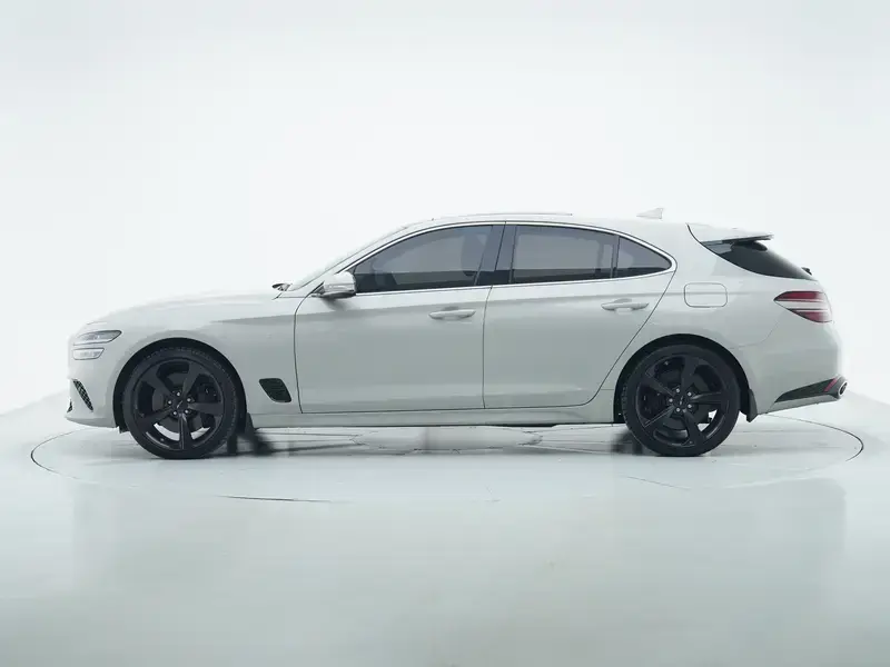 2024 Genesis G70 с пробегом 5 900 км