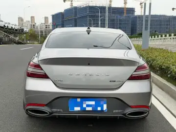 2023 Genesis G70 с пробегом 23 000 км