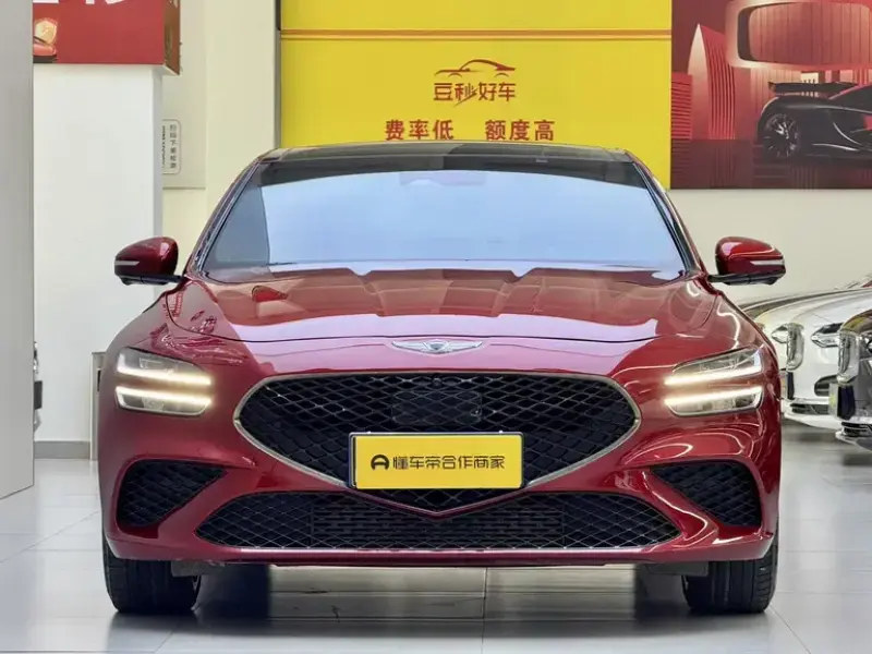 2021 Genesis G70 с пробегом 24 000 км