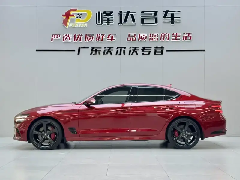 2021 Genesis G70 с пробегом 24 000 км