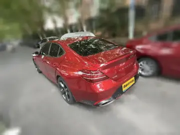 2021 Genesis G70 с пробегом 44 100 км