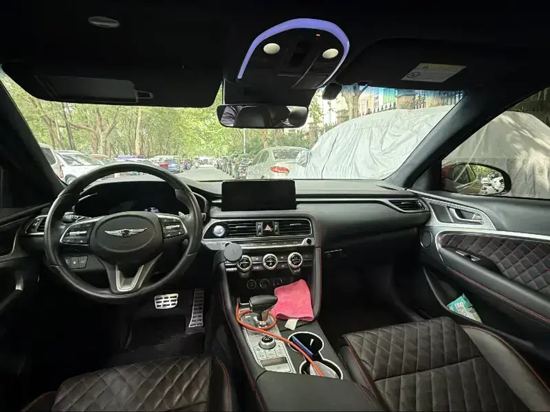 2021 Genesis G70 с пробегом 44 100 км