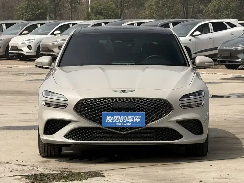 2024 Genesis G70 с пробегом 7 800 км