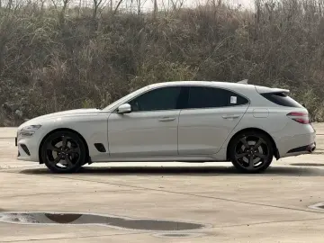 2024 Genesis G70 с пробегом 7 800 км