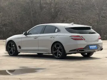 2024 Genesis G70 с пробегом 7 800 км