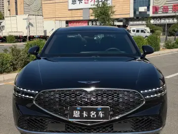 2023 Genesis G90 с пробегом 56 000 км