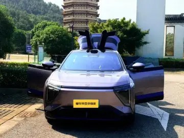 2023 HiPhi Y с пробегом 35 500 км