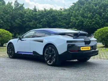 2023 HiPhi Z с пробегом 2 000 км