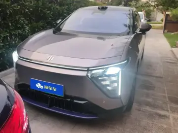 2023 HiPhi Y с пробегом 18 000 км