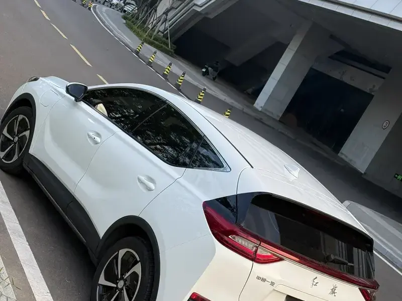 2019 Hongqi E-HS3 с пробегом 311 000 км