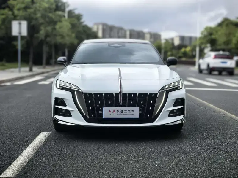 2025 Hongqi H6 с пробегом 1 000 км