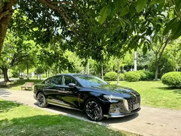 2023 Hongqi H6 с пробегом 13 000 км