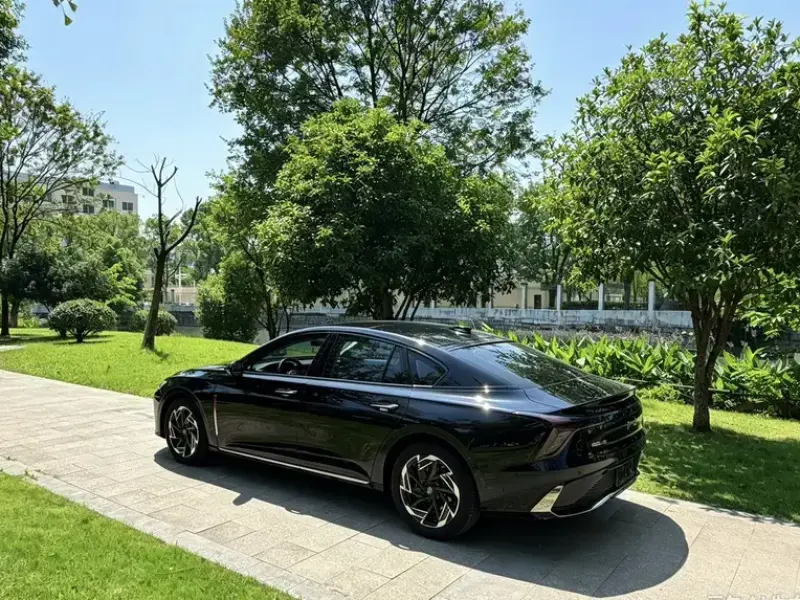 2023 Hongqi H6 с пробегом 13 000 км