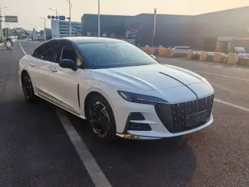2023 Hongqi H6 с пробегом 32 400 км