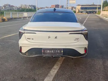 2023 Hongqi H6 с пробегом 32 400 км