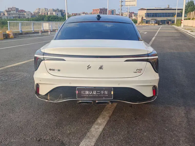 2023 Hongqi H6 с пробегом 32 400 км