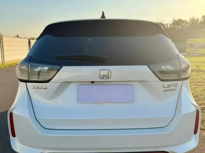 2023 Honda Life с пробегом 15 000 км