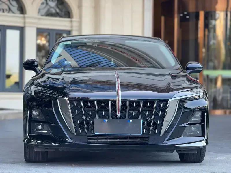 2024 Hongqi H6 с пробегом 11 000 км