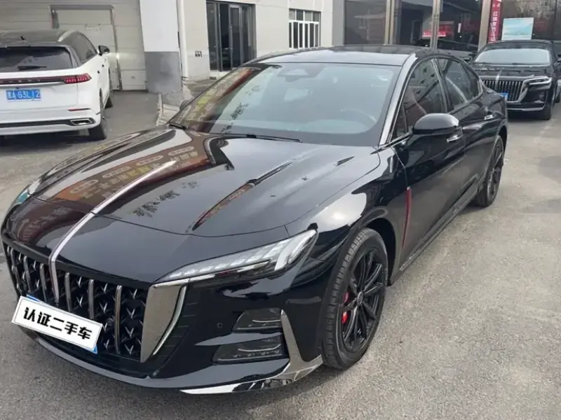 2025 Hongqi H6 с пробегом 5 000 км