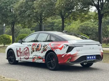 2025 Hongqi H6 с пробегом 3 000 км