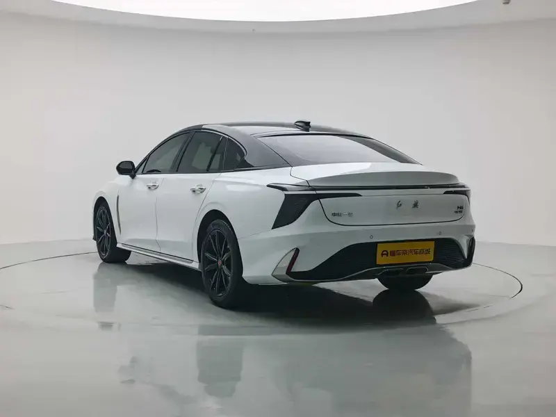 2023 Hongqi H6 с пробегом 51 800 км