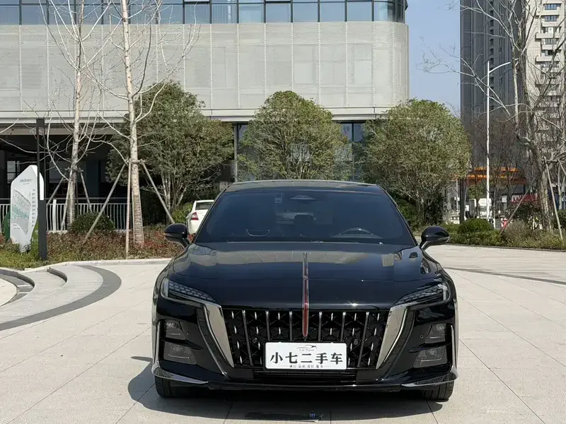 2023 Hongqi H6 с пробегом 18 000 км