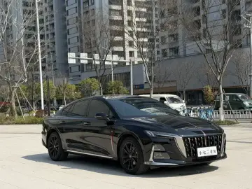 2023 Hongqi H6 с пробегом 18 000 км