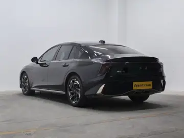 2023 Hongqi H6 с пробегом 64 600 км