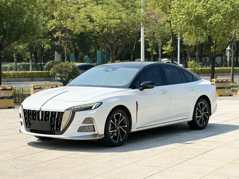 2024 Hongqi H6 с пробегом 30 000 км