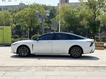 2024 Hongqi H6 с пробегом 30 000 км