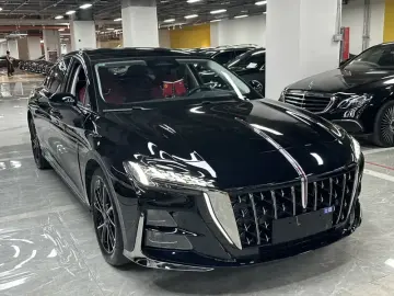 2024 Hongqi H6 с пробегом 33 000 км