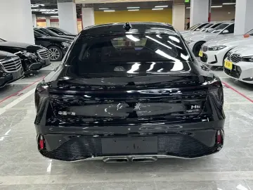 2024 Hongqi H6 с пробегом 33 000 км