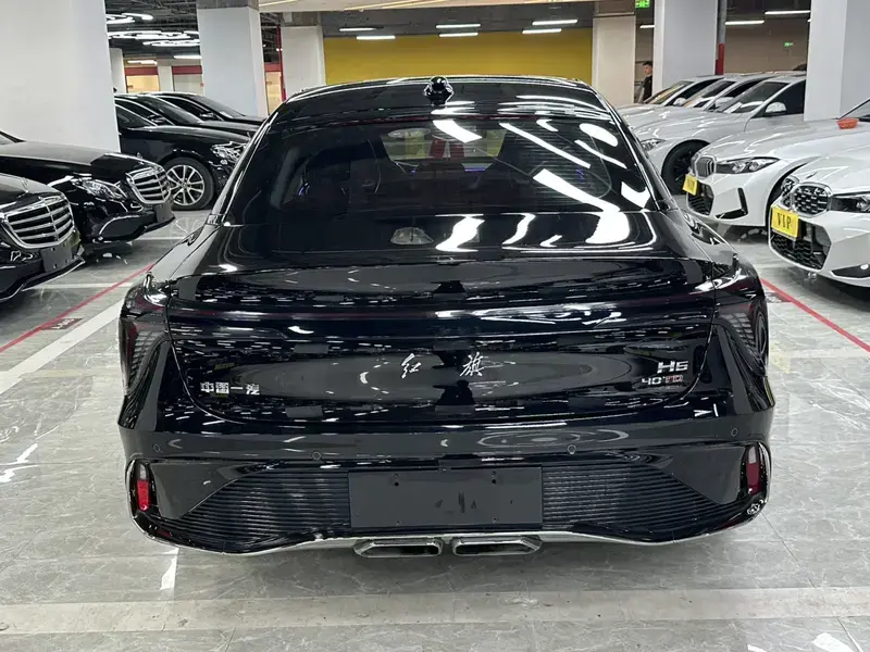 2024 Hongqi H6 с пробегом 33 000 км