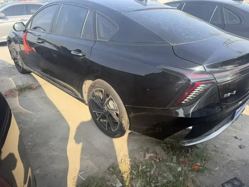2025 Hongqi H6 с пробегом 7 000 км