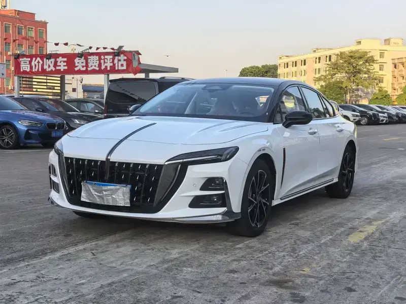 2025 Hongqi H6 с пробегом 100 км
