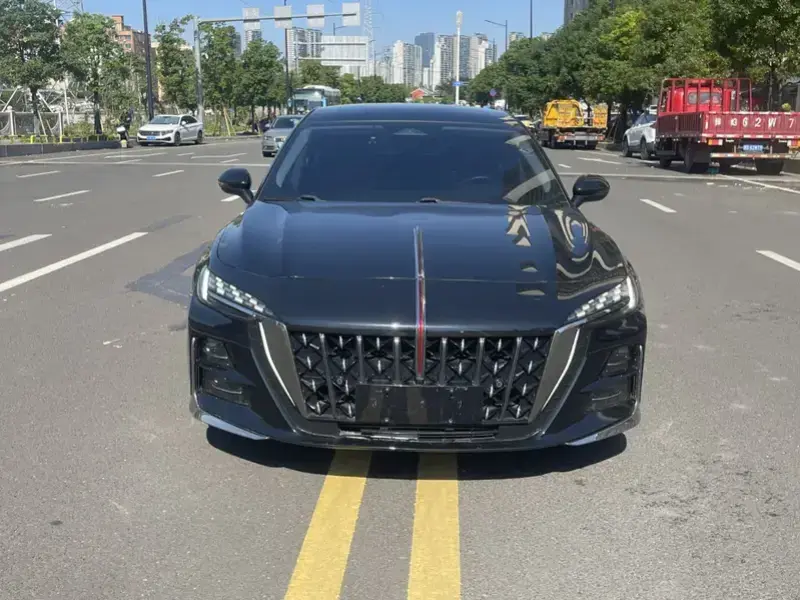 2023 Hongqi H6 с пробегом 17 000 км
