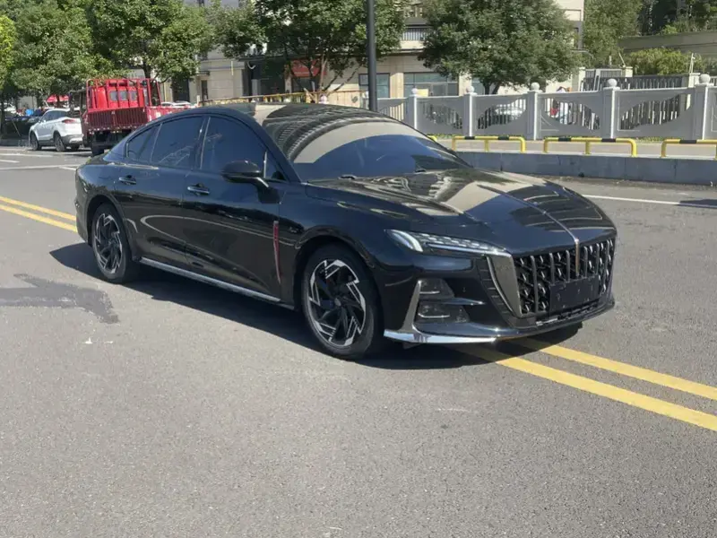 2023 Hongqi H6 с пробегом 17 000 км