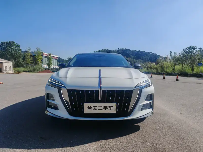 2024 Hongqi H6 с пробегом 2 700 км