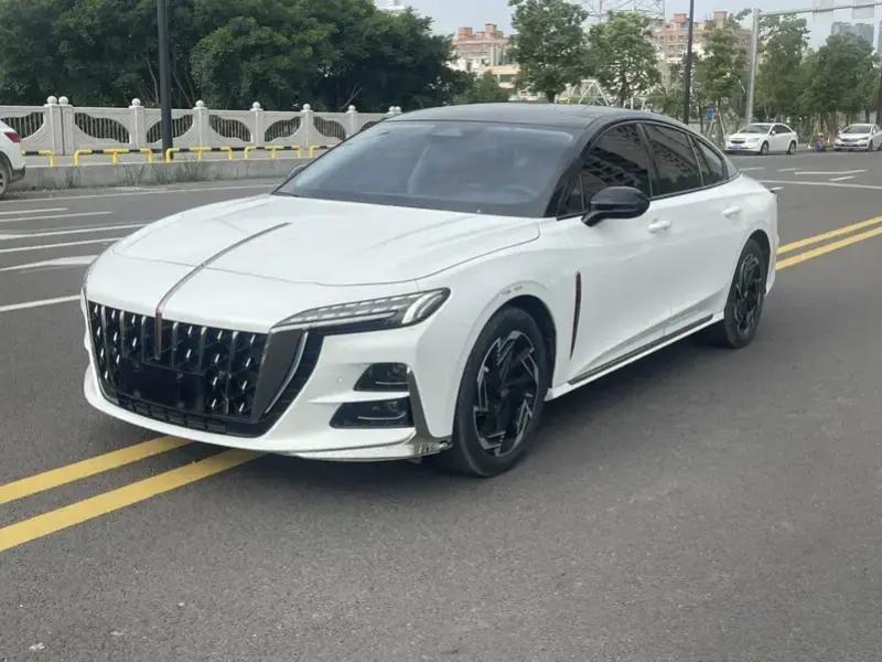 2024 Hongqi H6 с пробегом 26 000 км