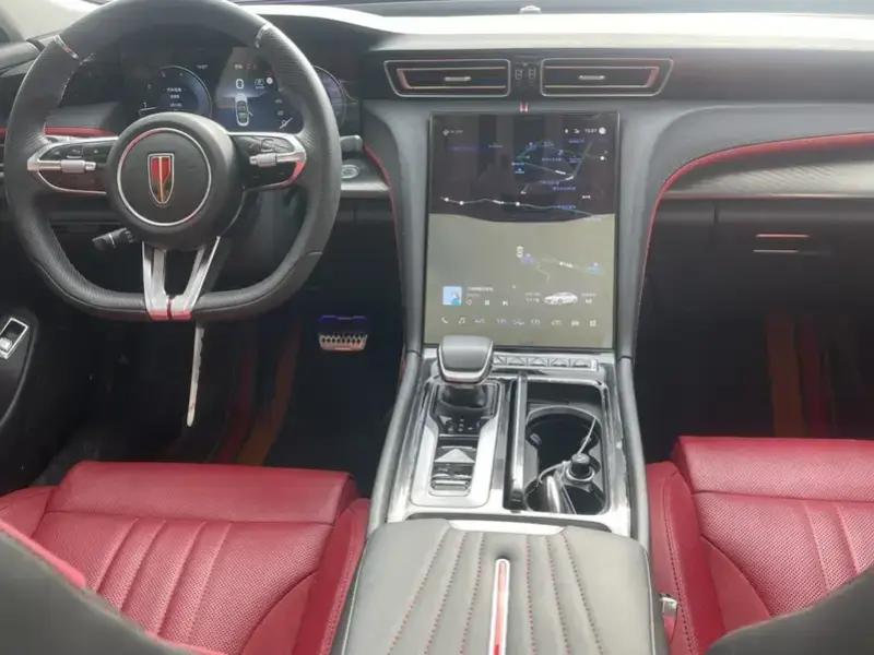 2024 Hongqi H6 с пробегом 26 000 км