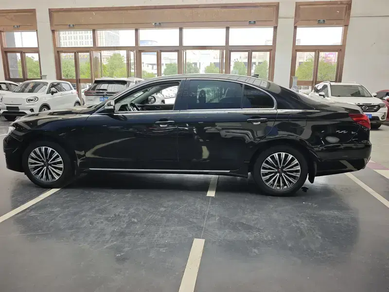 2021 Hongqi H7 с пробегом 77 000 км