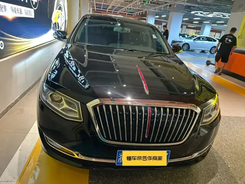 2021 Hongqi H7 с пробегом 32 000 км