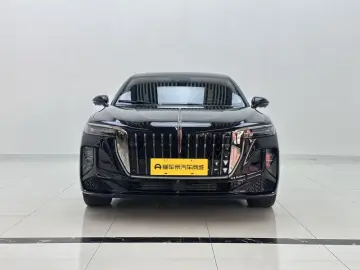2024 Hongqi H9 с пробегом 2 300 км